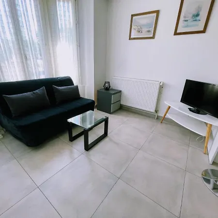 Apartment Beau Entre Paris Et Disneyland-proche Centrex Noisy-le-Grand